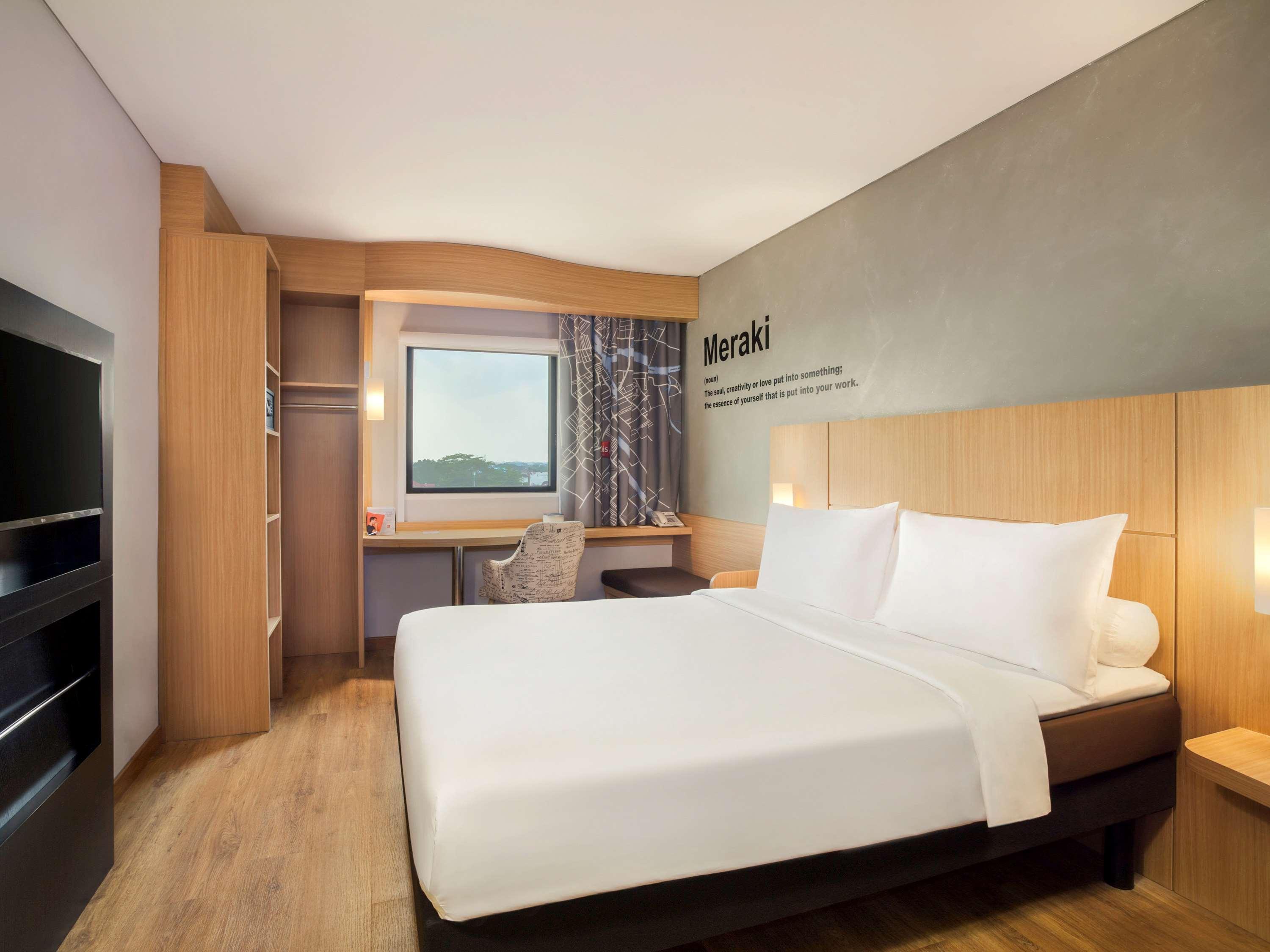 Ibis Pontianak City Center מראה חיצוני תמונה