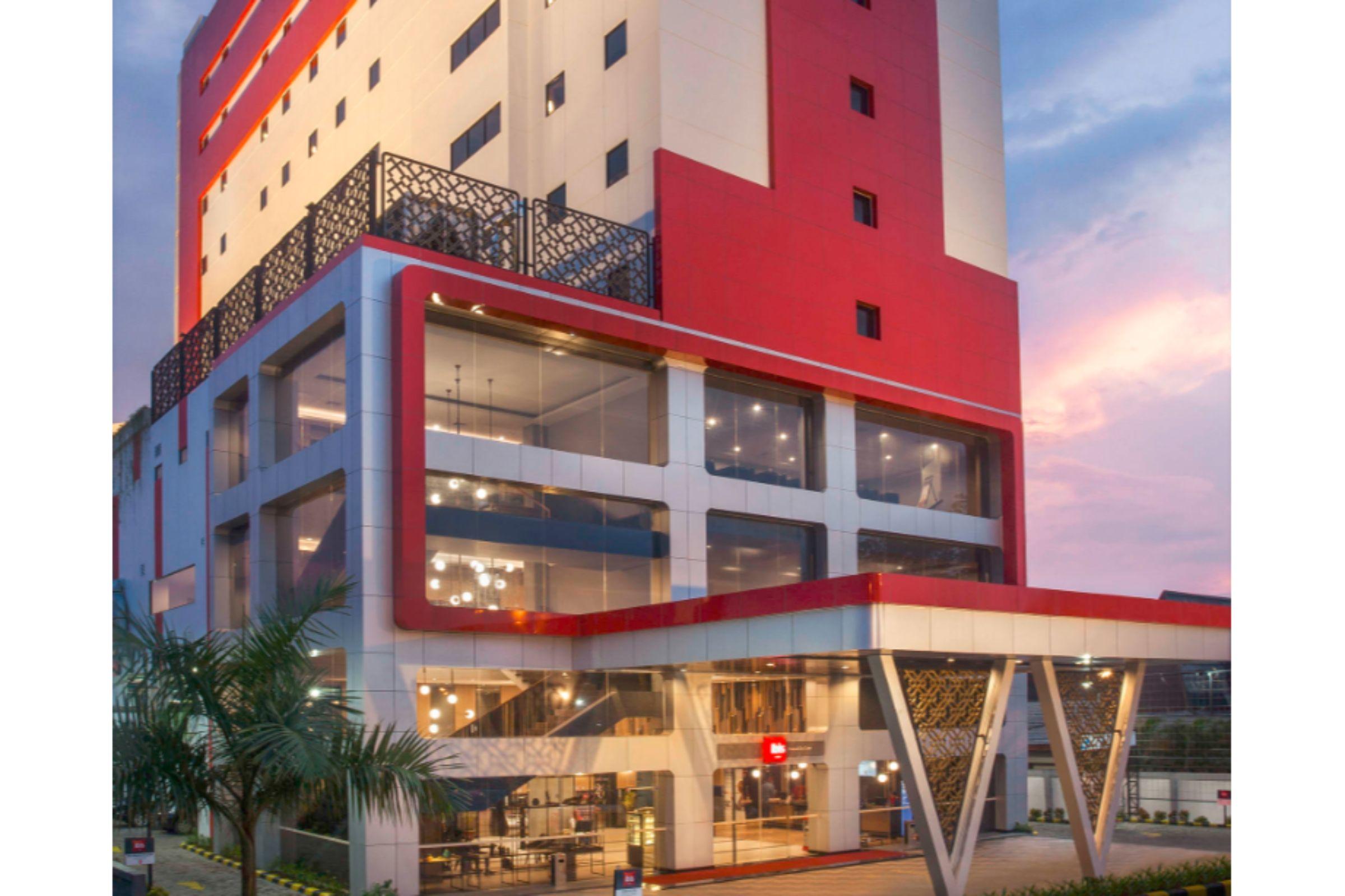 Ibis Pontianak City Center מראה חיצוני תמונה