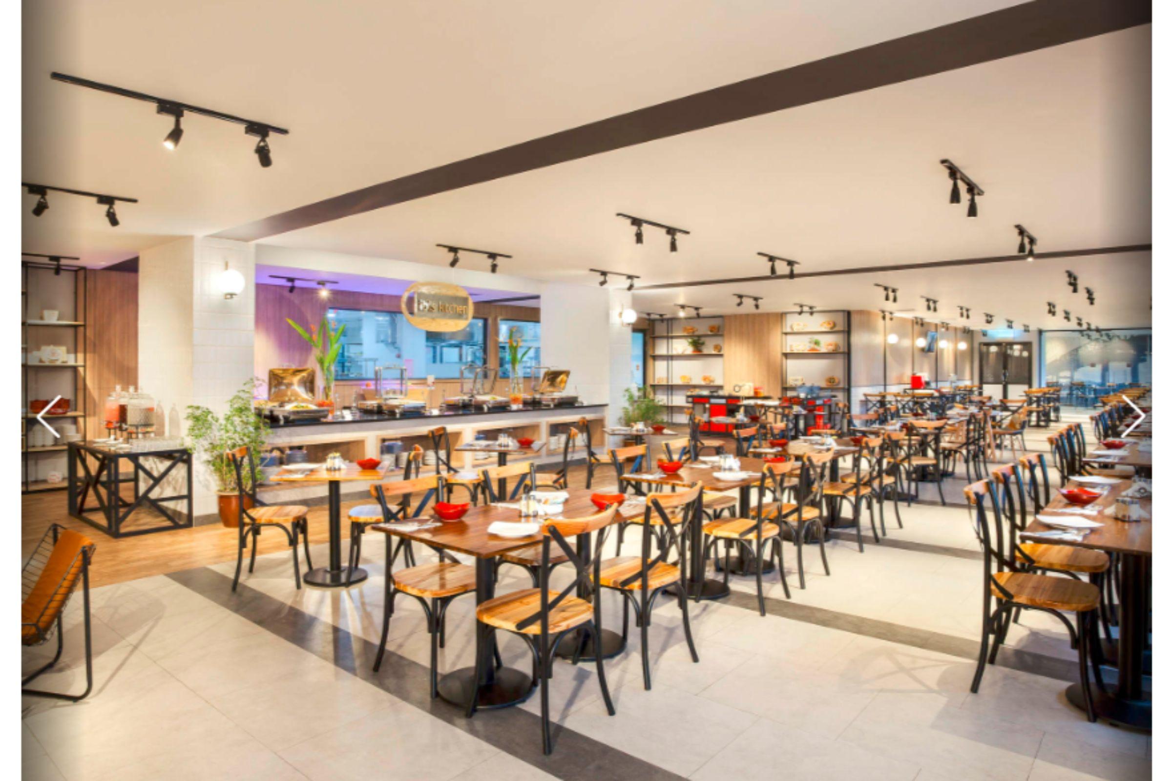 Ibis Pontianak City Center מראה חיצוני תמונה