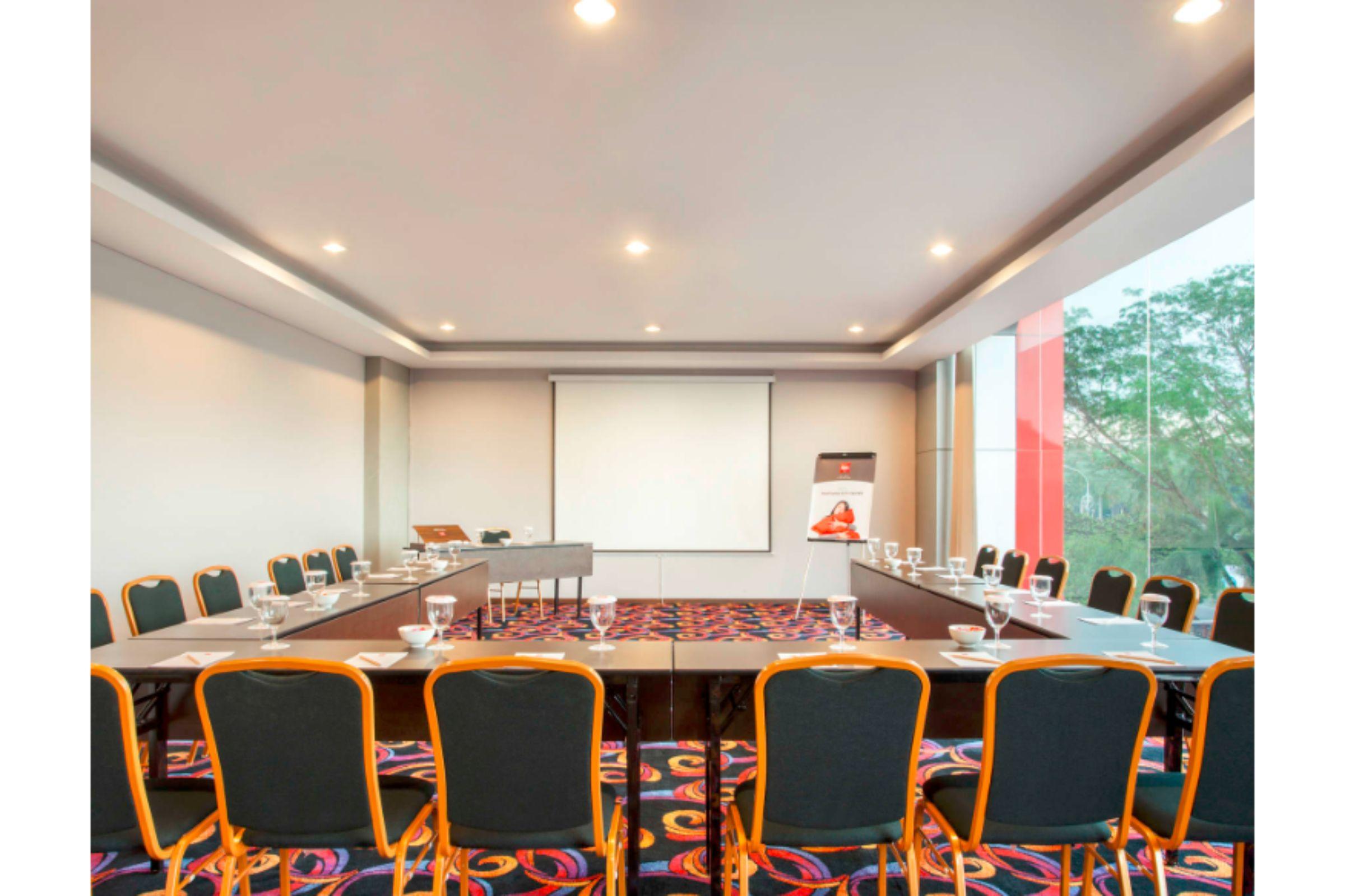 Ibis Pontianak City Center מראה חיצוני תמונה
