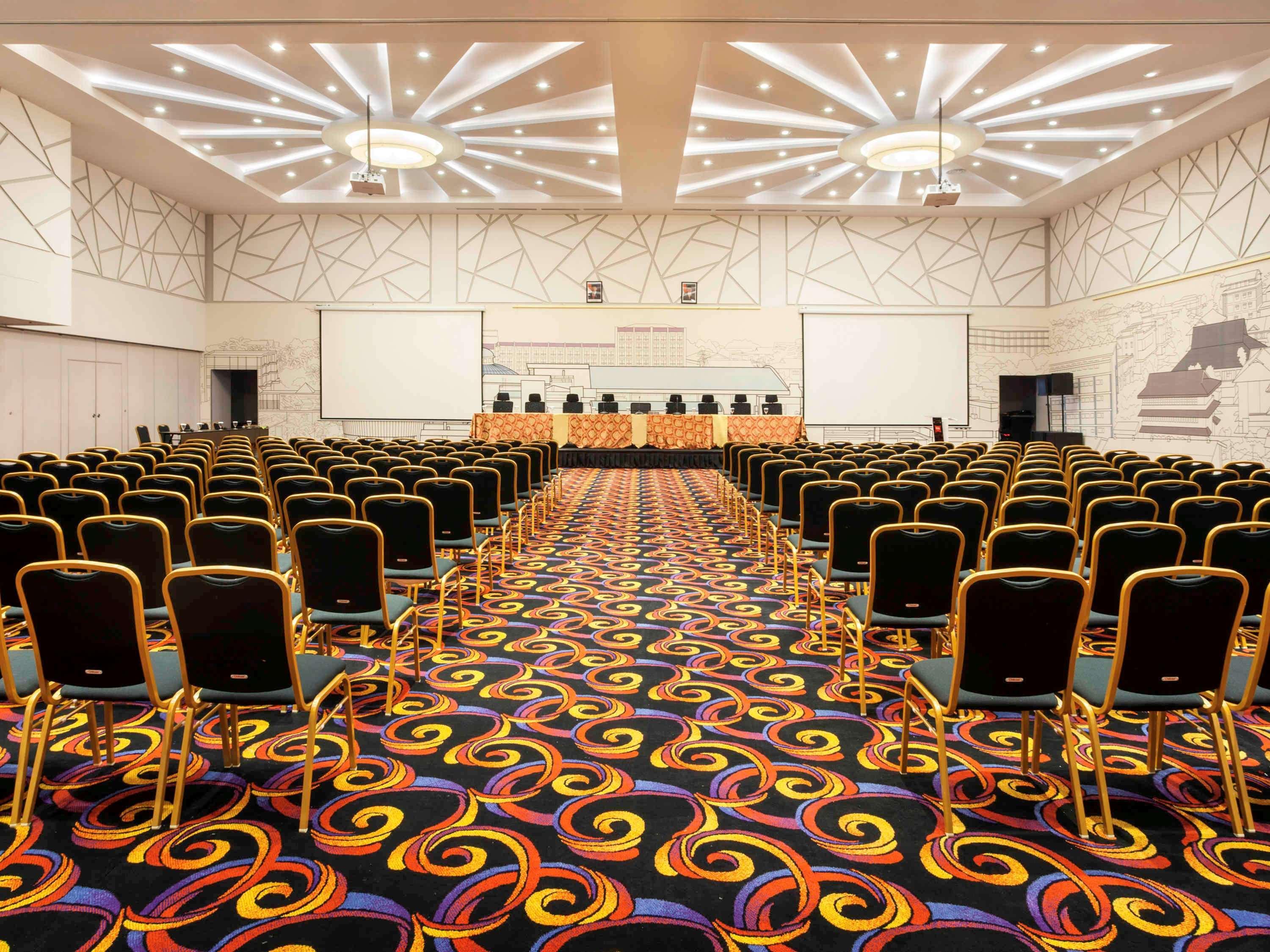 Ibis Pontianak City Center מראה חיצוני תמונה
