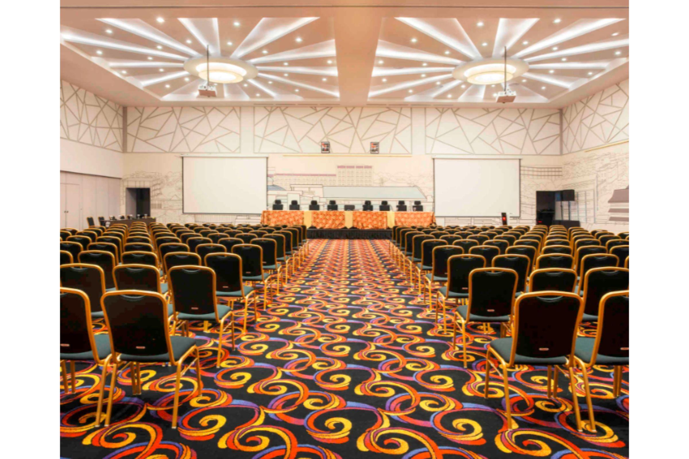 Ibis Pontianak City Center מראה חיצוני תמונה