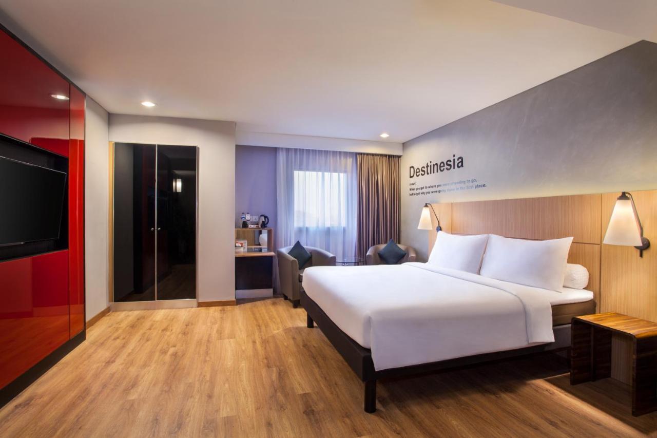 Ibis Pontianak City Center מראה חיצוני תמונה