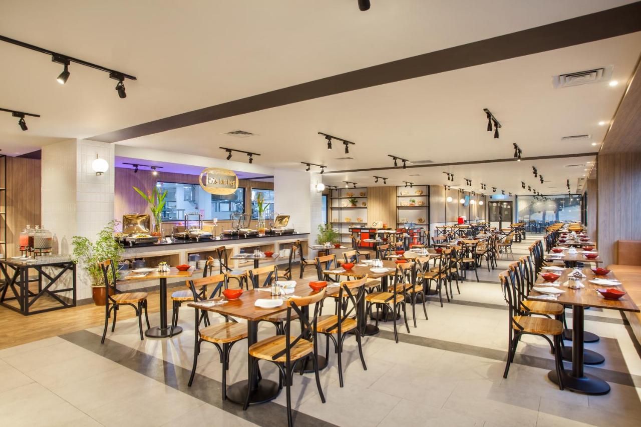 Ibis Pontianak City Center מראה חיצוני תמונה