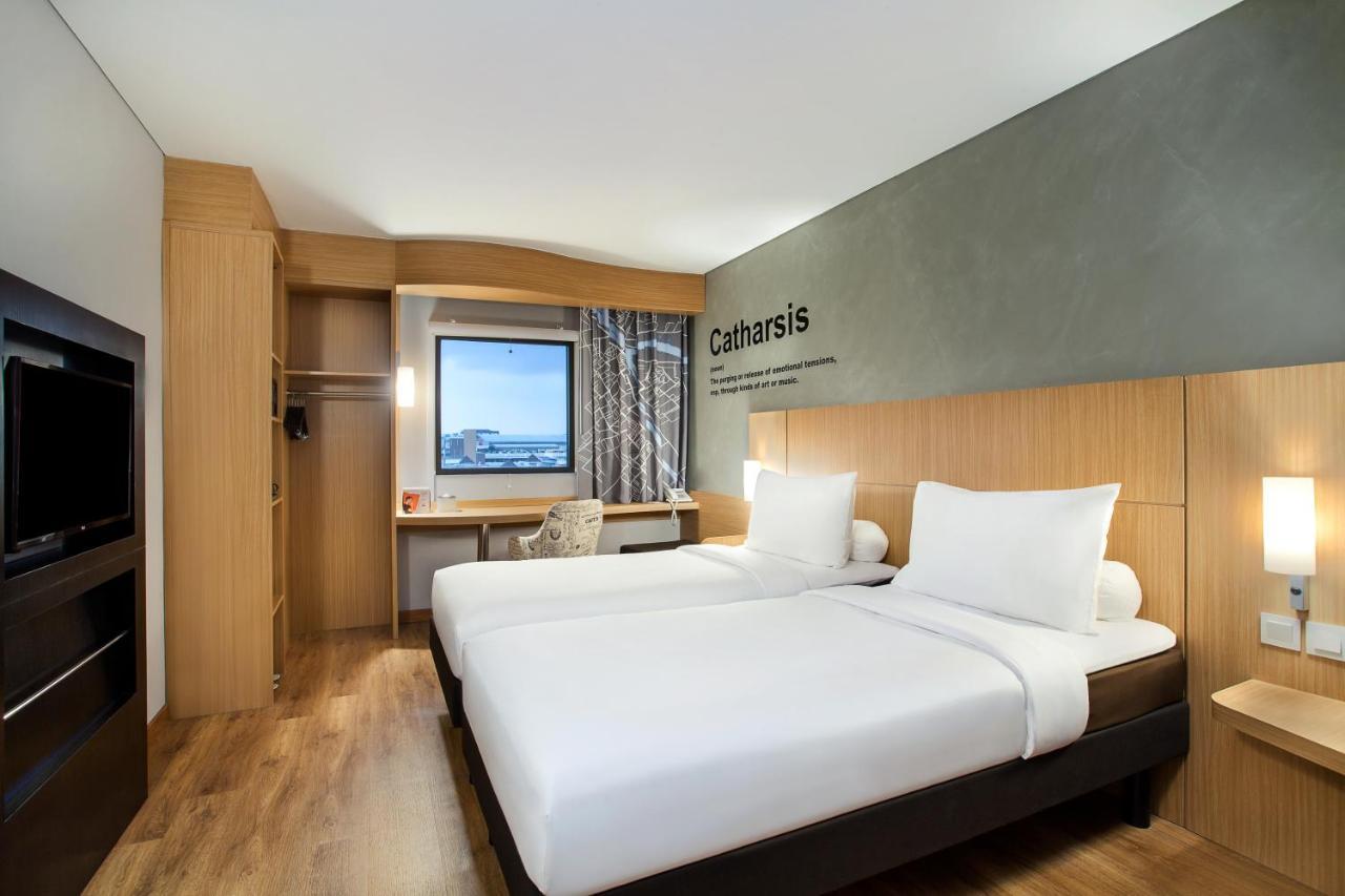 Ibis Pontianak City Center מראה חיצוני תמונה