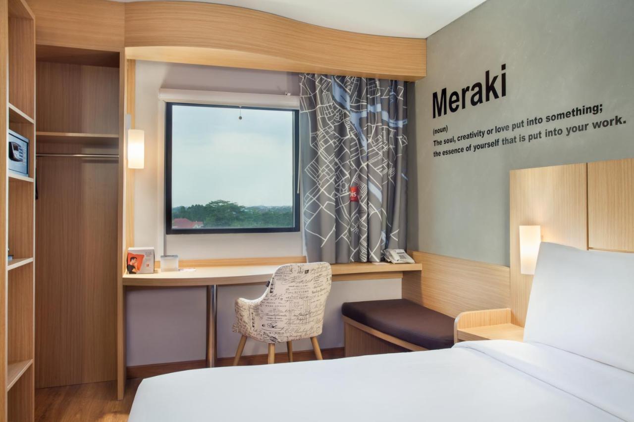 Ibis Pontianak City Center מראה חיצוני תמונה